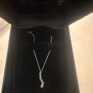 14kt 1/4tcw diamond necklace